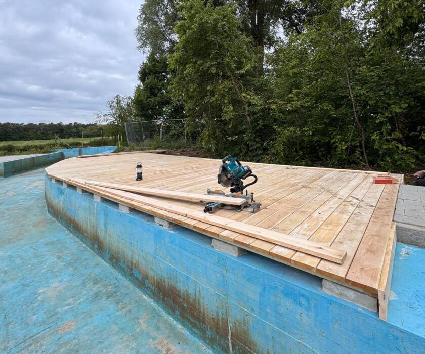 Holzsteg im Wapelbad